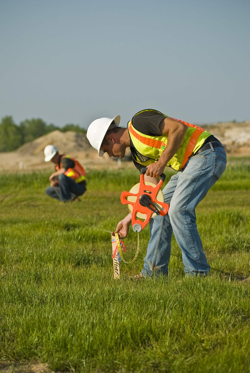 Lufkin Crescent Lufkin 1/2" x 150' Hi-Viz Orange Engineer's Fiberglass Tape Measure - FE150D - Image 5